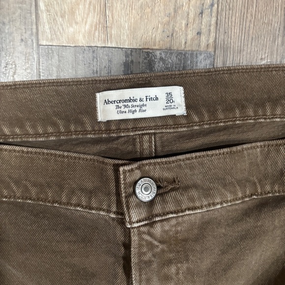 Abercrombie & Fitch Ultra High Rise 90s Straight Jean - Picture 6 of 9